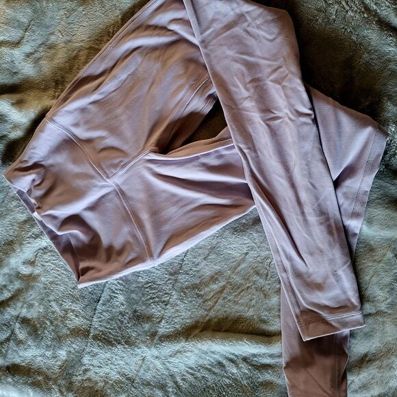 Lululemon Athletica Women's Lavender Leggings, size 0 - Picture 1 of 6